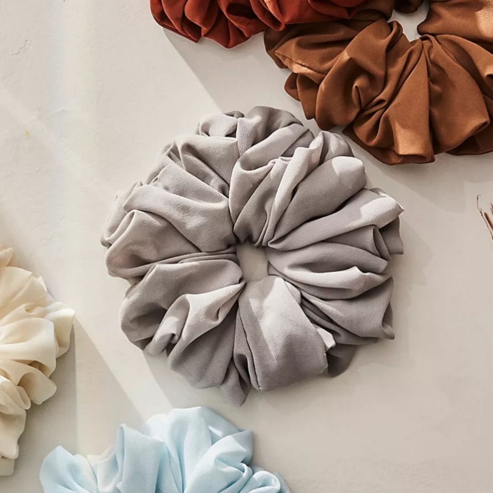 Free People chiffon jumbo scrunchie - Picture 6 of 6